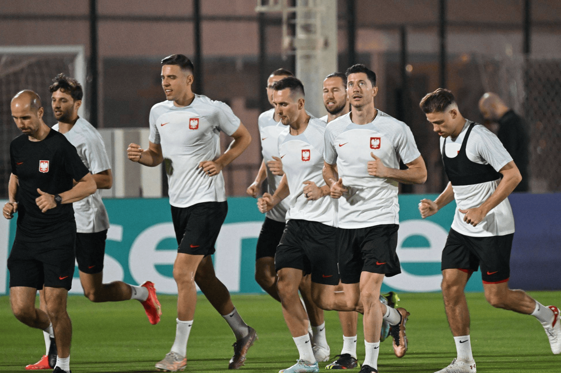 开云平台Scout焦点对战，莱万多夫斯基与70激战快船分钟，险胜胜负难料！赛场气氛高涨的简单介绍